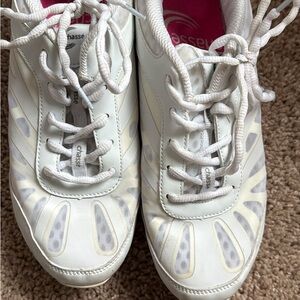 Chasse Women's White Sneakers